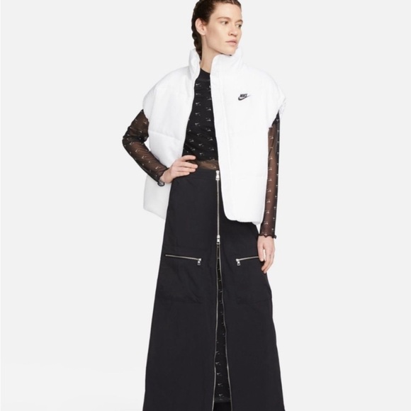 Nike Womens White/Black Sportswear Classic Puffer Vest | NEW/NWT!!❄️✔️ - Picture 2 of 10